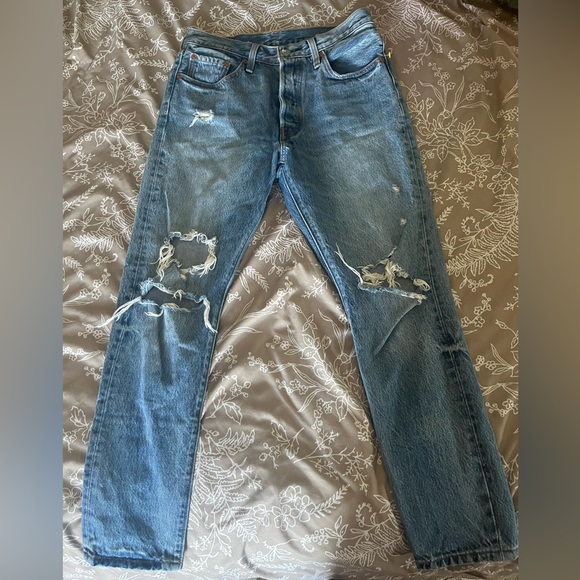 Size 28 Levi’s 501 skinny jean - Picture 2 of 12